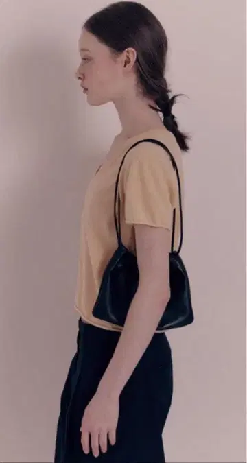 NOTHING WRITTEN 블랙 숄더백 L 사이즈