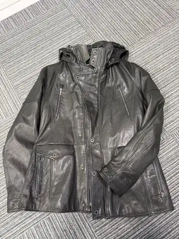 블랙 가죽 자켓 후드 부착