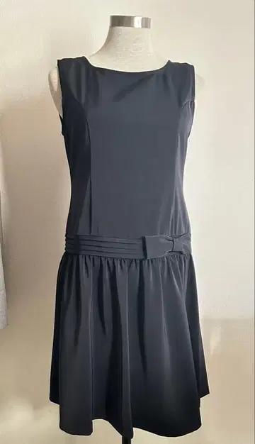 할인 티어클라세 무릎 기장 원피스 네이비 & 베이지 2색 2장 판매