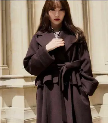 Her lip to 다크 브라운 롱 코트