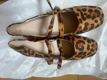 레오파드 무늬 더블 스트랩 플랫슈즈