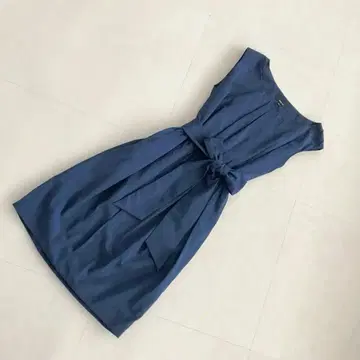 COMME CA ISM 네이비 슬리브리스 원피스