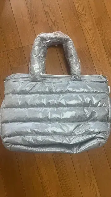 미사용 새상품 ROOTOTE FEATHER ROO 실버 핸드백