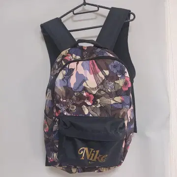 Nike 꽃무늬 백팩 개성있는