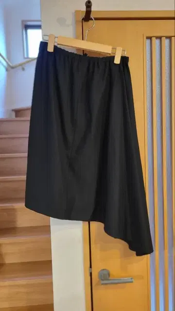 미즈이로 인드 블랙 비대칭 플레어 스커트 일본제