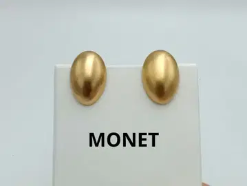 [ Monet ] 골드 클로즈드백 이어링
