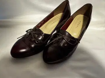 REGAL 다크 브라운 레이스업 펌프스