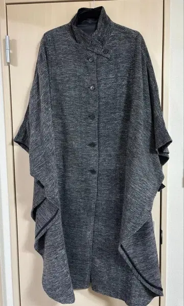 [ 미사용 새상품 ] 프로므 퍼스트 뮤제 판초 코트 블랙