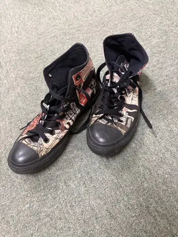 CONVERSE 그래픽 프린트 하이컷 스니커즈