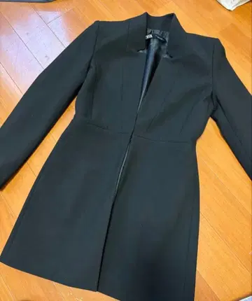 ZARA 블랙 테일러드 자켓