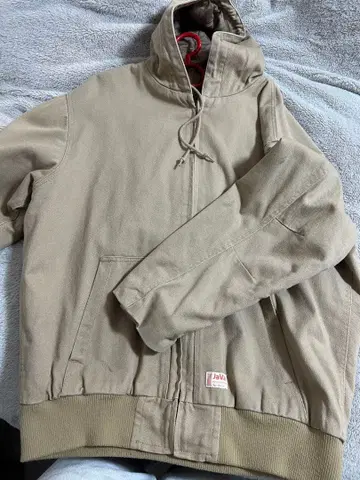 베이지 후드 부착 점퍼