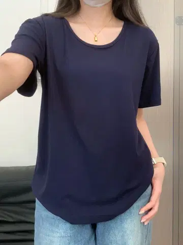 네이비 반팔 T셔츠 라운드넥