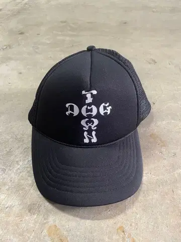 '90s' DOG TOWN CROSS LETTERS MESH CAP