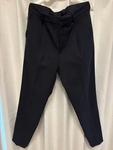 새상품급 BEAUTY&YOUTH 블랙 테이퍼드 팬츠