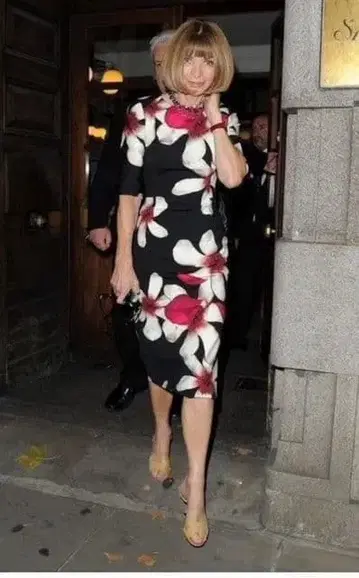 캐롤라이나 헤레라 플라워 꽃무늬 반팔 무릎 기장 원피스 보그