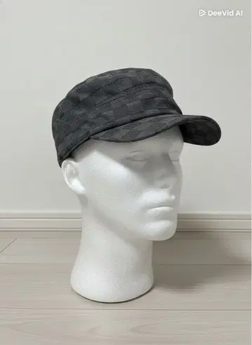 그레이 체크 무늬 캡