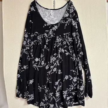 시크 CATHY 꽃무늬 블랙 튜닉 [ 2XL 사이즈 ]
