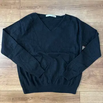 evam eva 하이 게이지 캐시미어 V넥 니트 블랙