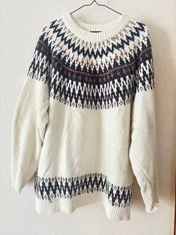 아이보리 노르딕 무늬 스웨터