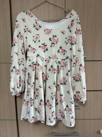 꽃무늬 긴팔 플레어 원피스