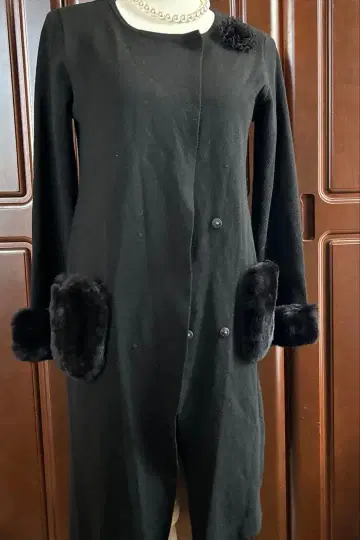 긴자 매기 슈퍼 뷰티 가디건 블랙 울 혼방 토끼