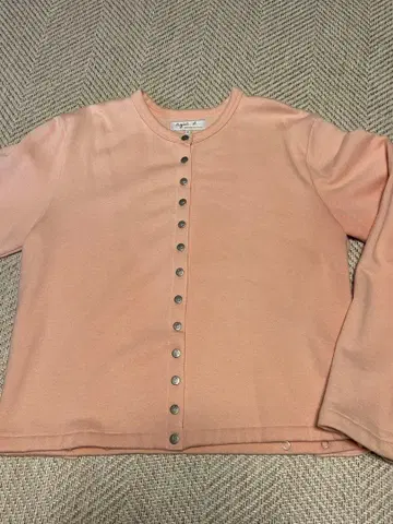 agnes b. 에네스베 핑크 버튼 긴팔 가디건