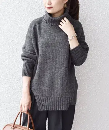 새상품, 택 포함 손세탁 가능 사이드 슬릿 터틀 스웨터 M 사이즈 쉽스