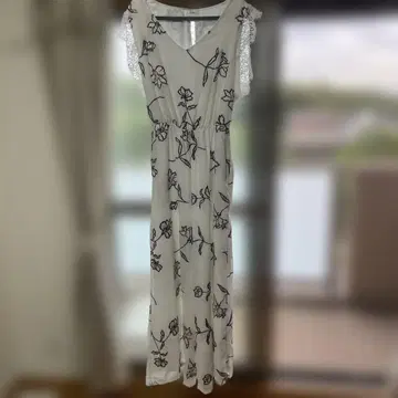 꽃무늬 레이스 소매 롱 원피스