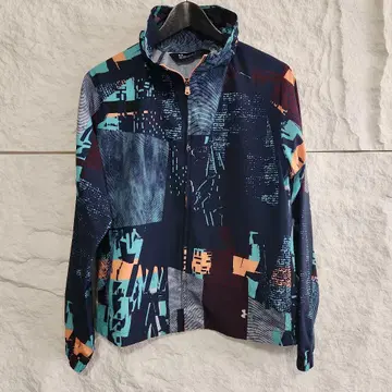 언더아머 그래픽 아우터 LG 언더아머 얇은 소재 나일론