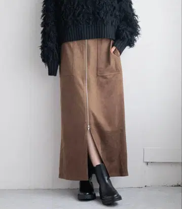 새상품 LOWRYS FARM 로리즈팜 스웨이드 ZIP 타이트 스커트