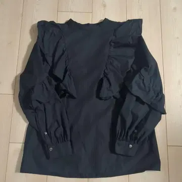 [ 스픽 앤 스팬 ] 프릴 블라우스 ( BLACK )