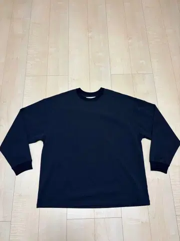FUNCTIONAL WIDE LONG-SLEEVE T-SHIRTS