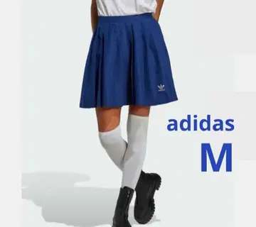 새상품 adidas 아디다스 원포인트 플리츠 스커트