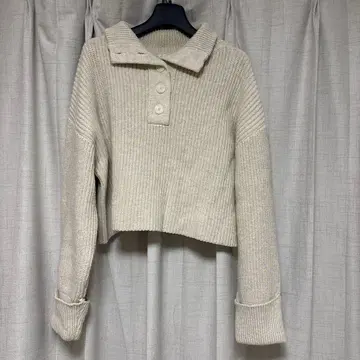 MOUSSY 화이트 니트 하이넥 버튼