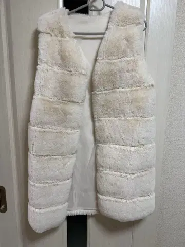 화이트 폴리에스테르 베스트