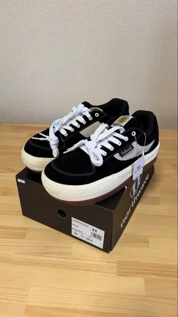 노스 웨이브 에스프레소 스니커즈 NW-001