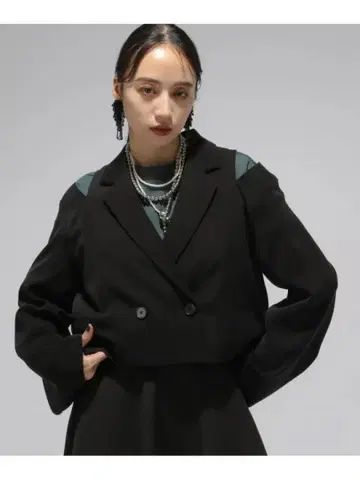 HARE 트로미 컷 아웃 숏 자켓