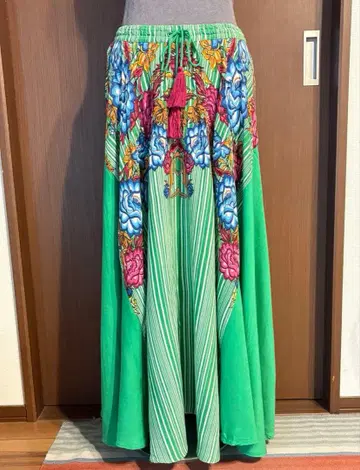 플라워 무늬 플레어 롱 스커트