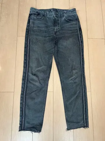 ZARA 사이드 레이스 포함 그레이 데님 팬츠