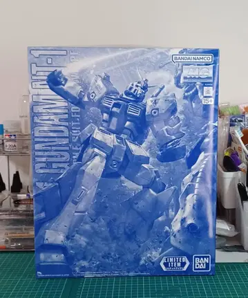 MG 1/100 건담 NT-1 Ver. 2.0 알렉스 클리어 컬러