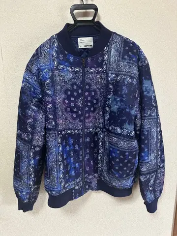 반다나 패턴 네이비 점퍼