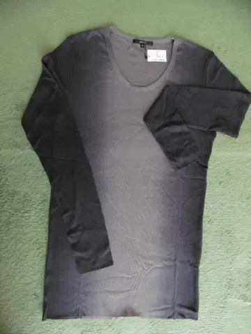 SHELLAC V넥 긴팔 티셔츠 새상품 미사용