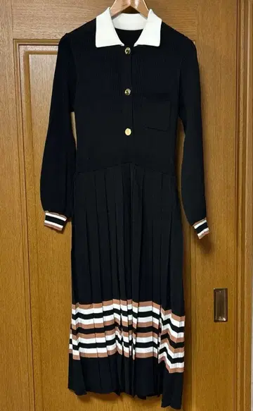 그레이스 콘티넨탈 니트 플리츠 원피스