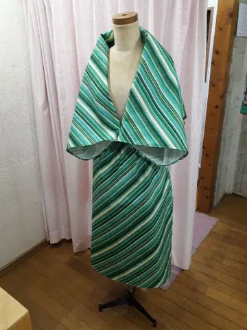 스트라이프 슬리브리스 상의