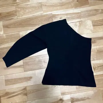 ZARA 비대칭 블랙 니트 M