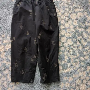 nop de nod 꽃무늬 캐주얼 팬츠 블랙