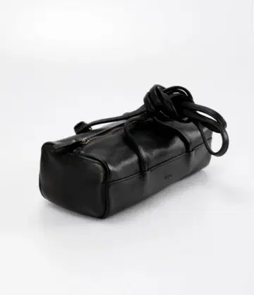 이아파피요네 YURT TOMM 박스 숄더 백 블랙