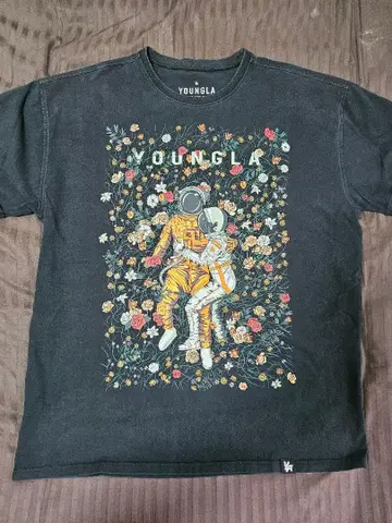 YOUNGLA 우주비행사 T셔츠