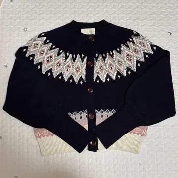 chesty 모던 노르딕 가디건 네이비 비쥬