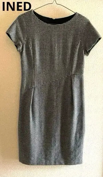 INED 이네드 하운드투스 원피스